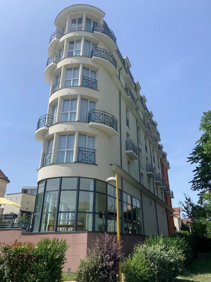 Residhome Neuilly Bords De Marne Екстер'єр фото