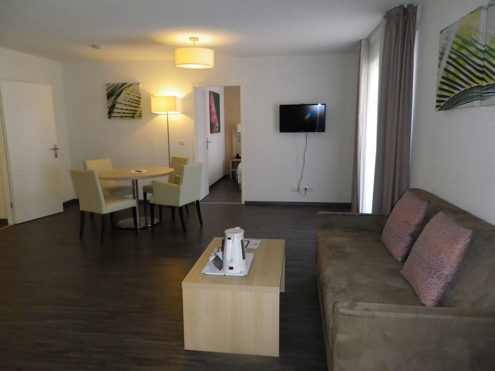 Residhome Neuilly Bords De Marne Екстер'єр фото